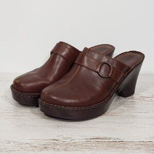 BORN  Brown Leather Heeled Clog  Women's Size 9 great pre-owned condition